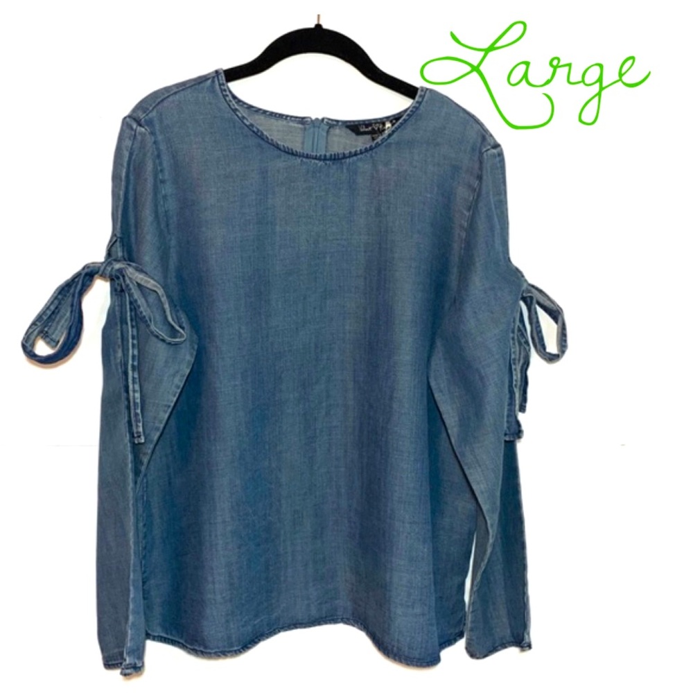 Super cute Velvet Heart light denim long sleeve with zip back Large